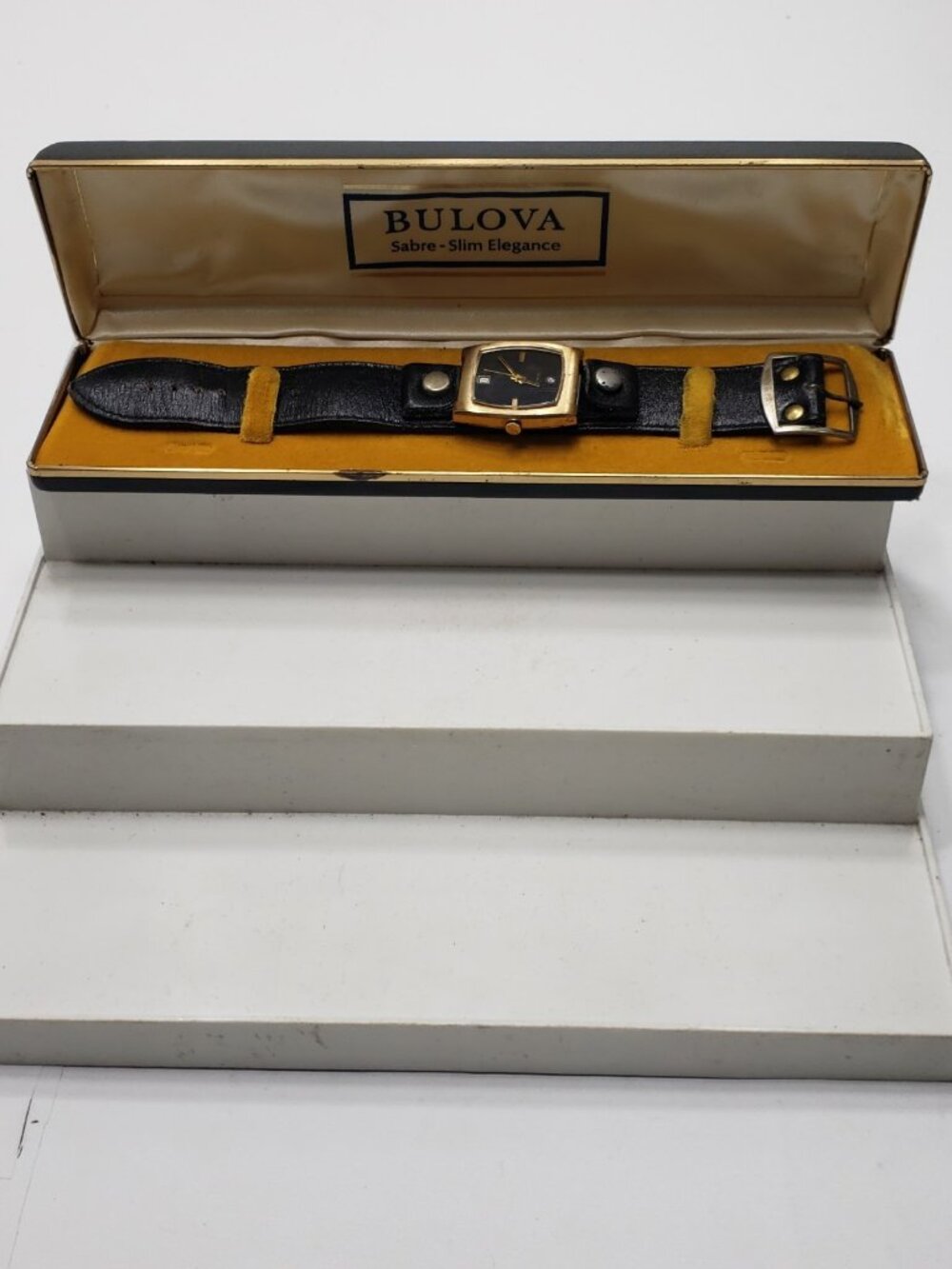 Vintage 1974 Bulova Sabre Slim Elegance Manual Wind Dress Watch w/ Case